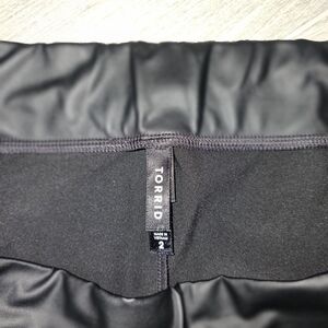 Waist Faux Leather Ankle Zip Legging/Size 2 (18-20)